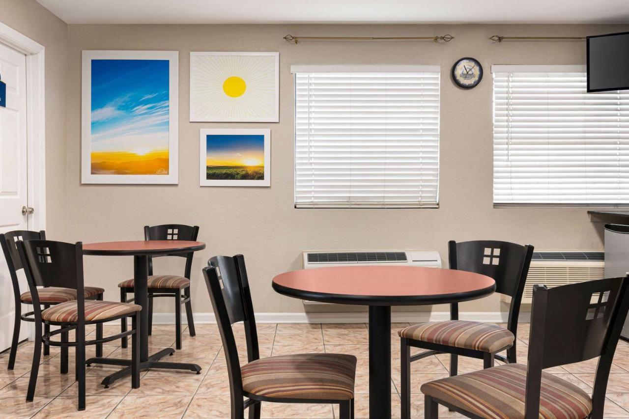 Days Inn By Wyndham Demopolis Exteriér fotografie