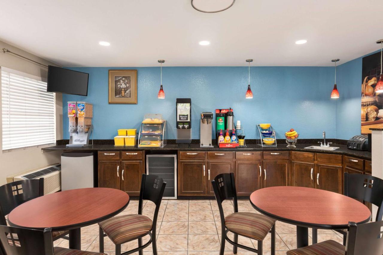 Days Inn By Wyndham Demopolis Exteriér fotografie