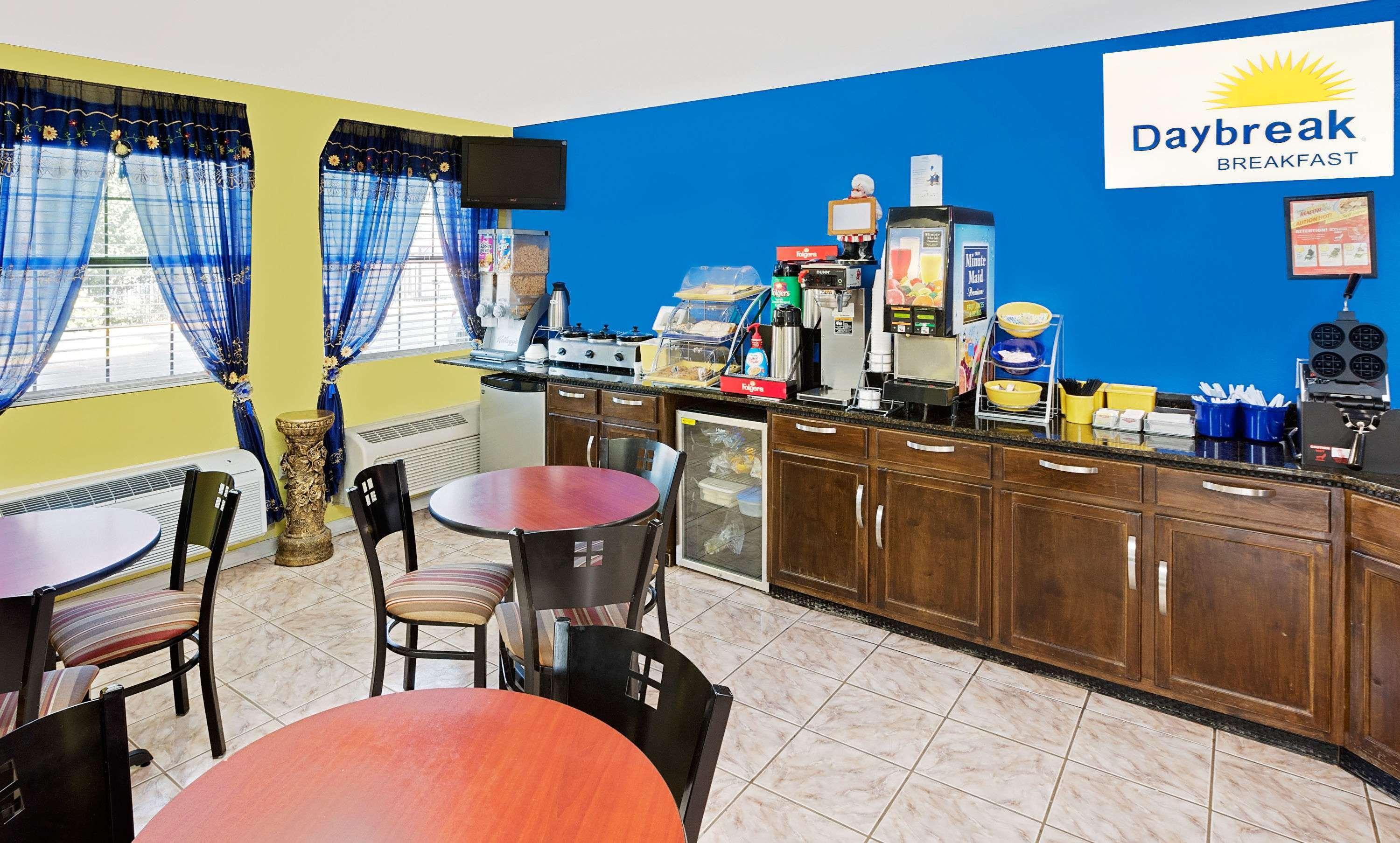 Days Inn By Wyndham Demopolis Exteriér fotografie