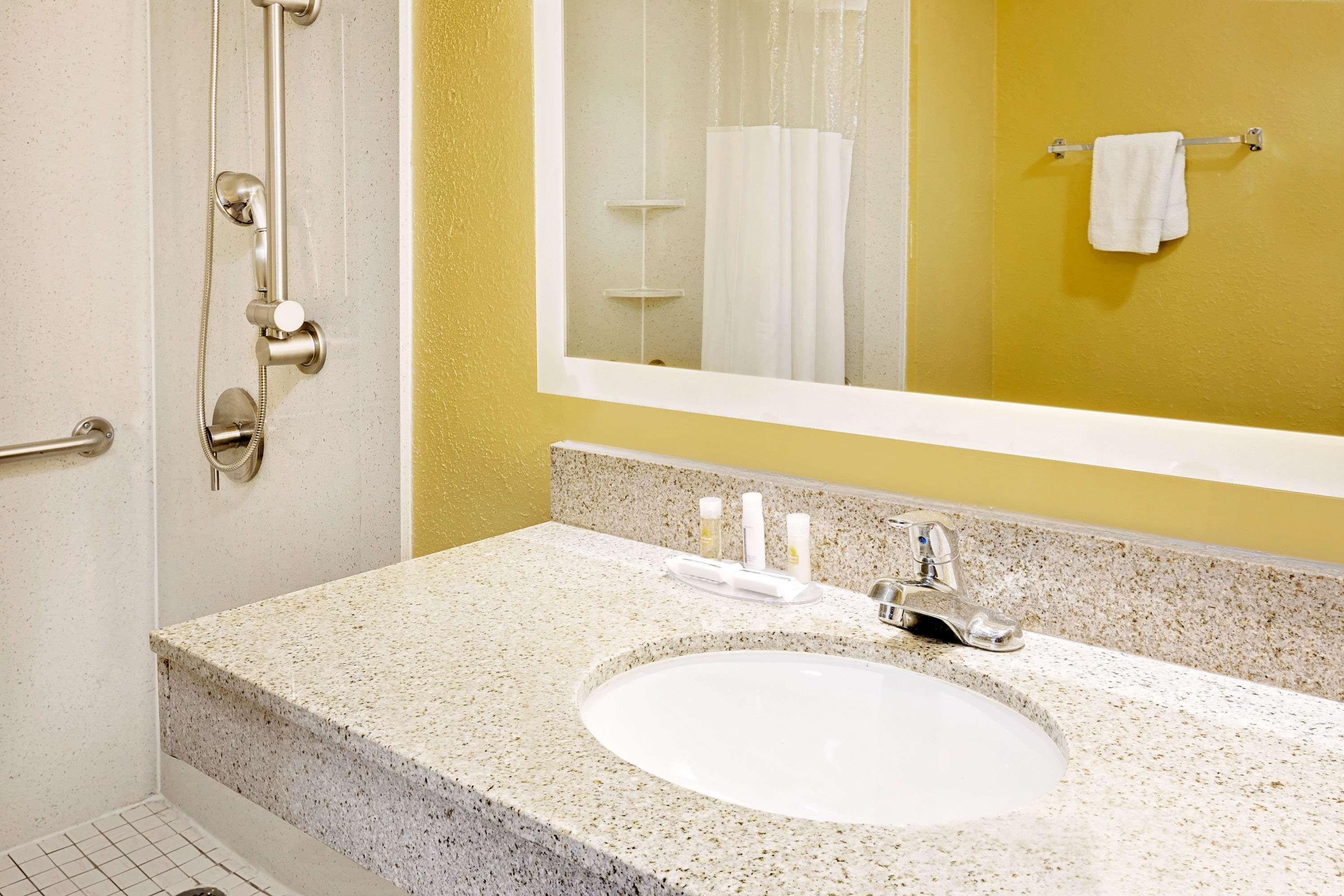 Days Inn By Wyndham Demopolis Exteriér fotografie